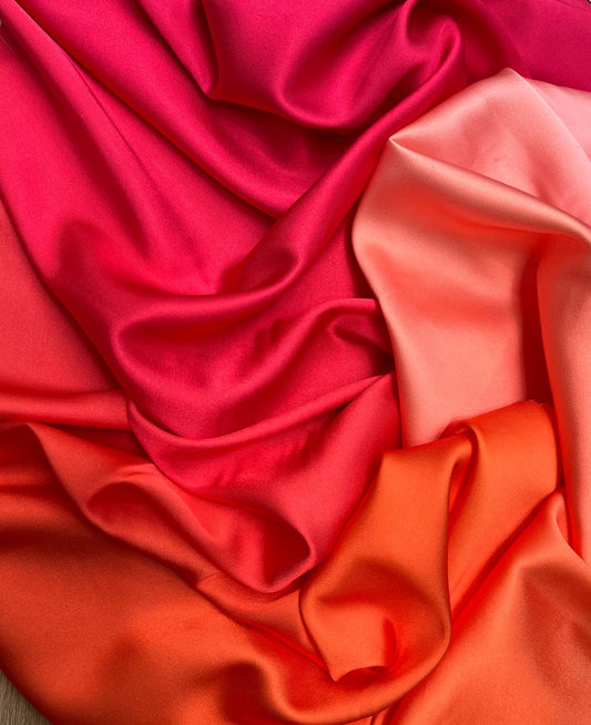 Seda Satinada Degradé Arcoíris — Naranja, Coral y Fucsia