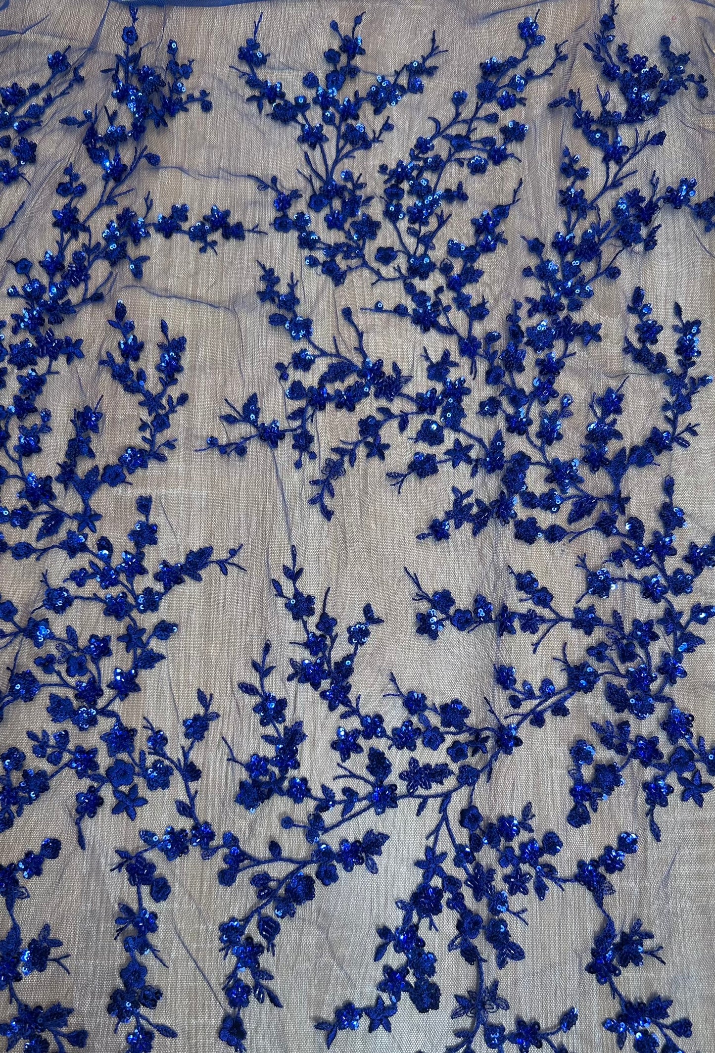 Tul Bordado con Flores de Cerezo en Relieve y Lentejuelas