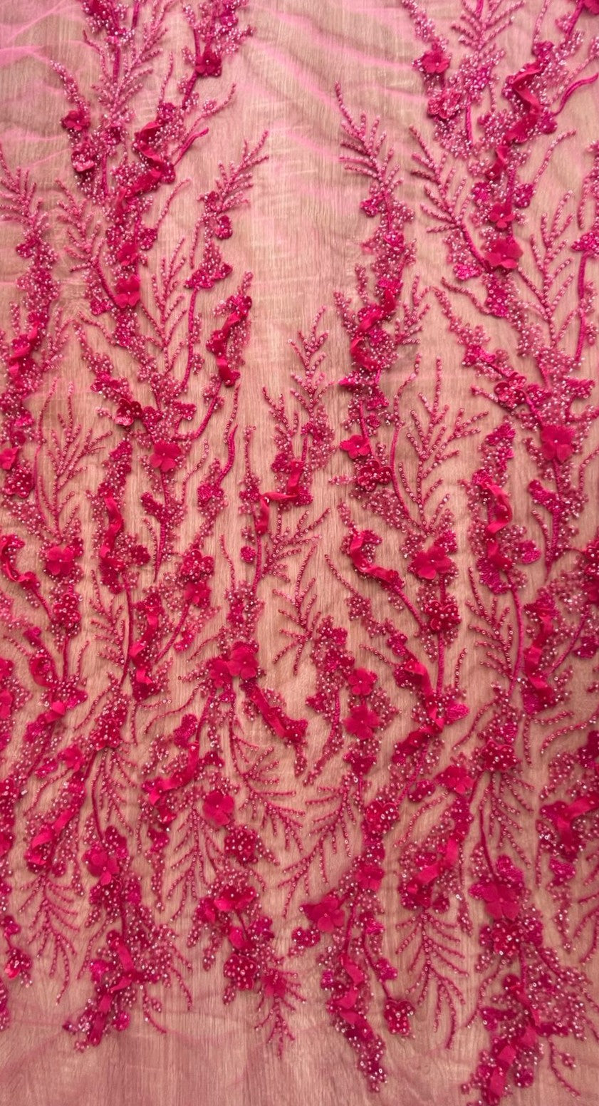 Tul Bordado con Flores en Relieve, Mostacilla y Pedrería